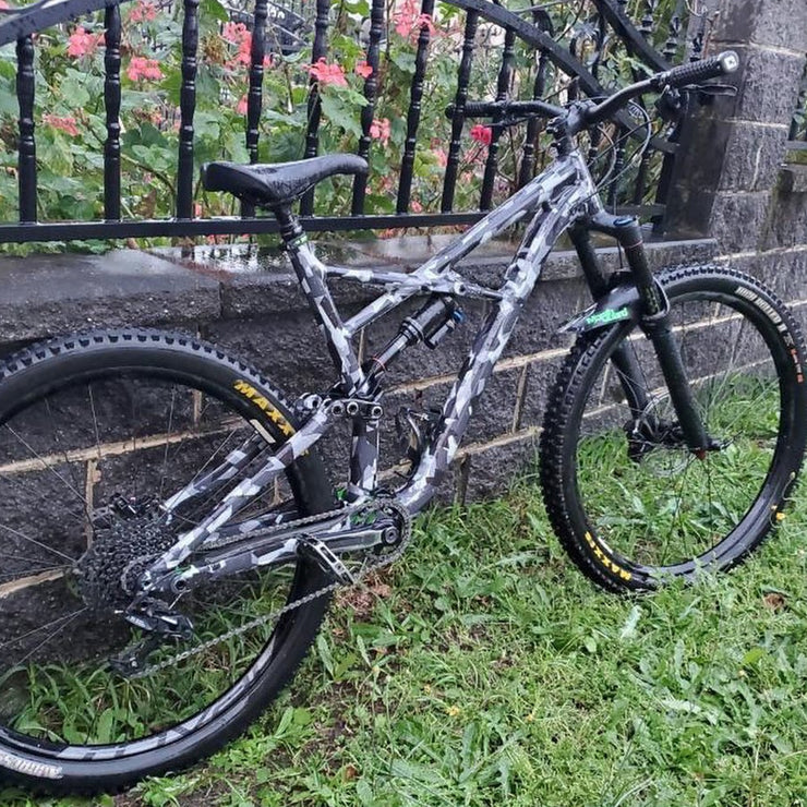 mountainbike camouflage 2020 Digital Camo Grey Full Wrap Kit – KYSO Wraps